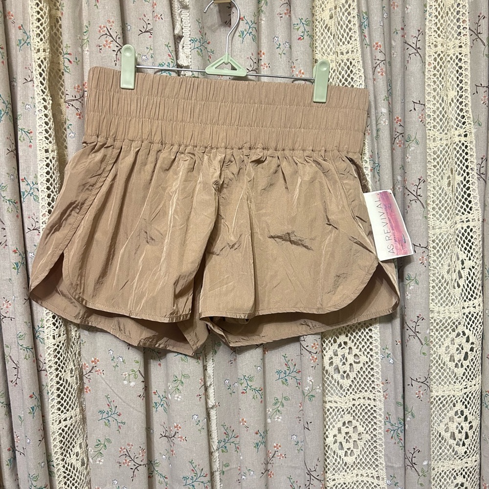 AS Revival by Altar’d State Shorts Large NWT – Camel Crinkle Balloon Hem